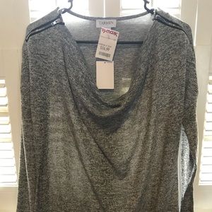 Gray long sleeve zipper shirt